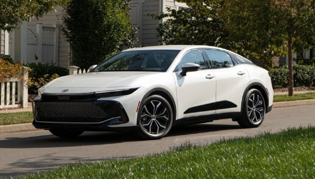 عيوب تويوتا كراون 2024