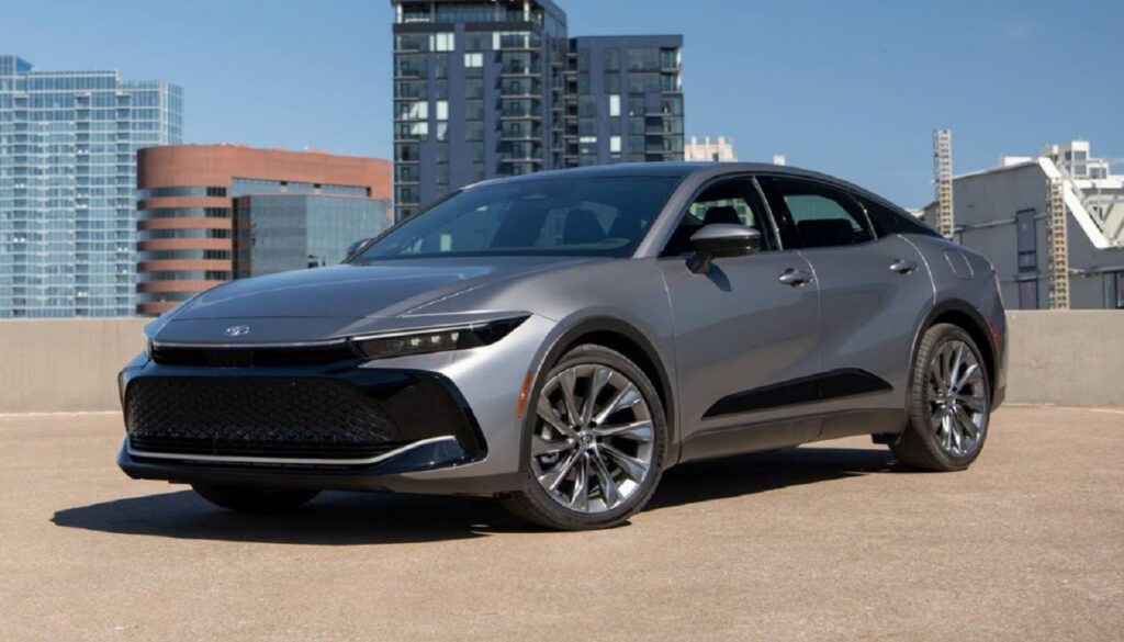 مواصفات تويوتا كراون 2024