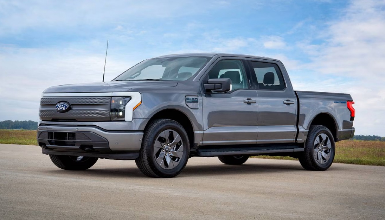 مواصفات فورد F-150 لايتنينج 2024